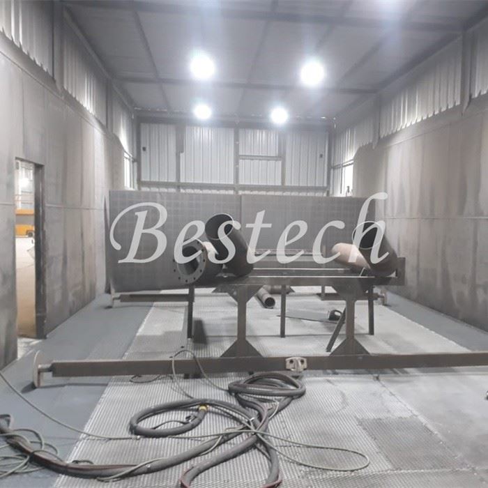 sand blasting room__